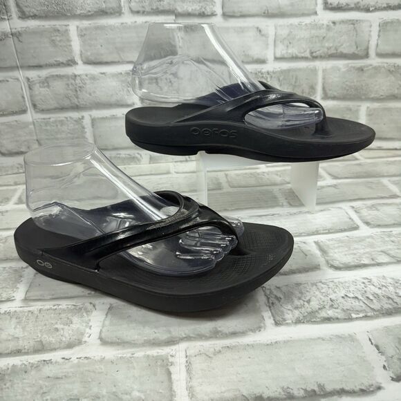 OOFOS OOlala Luxe Black Shiny Flip Flop Thong Recovery Sandals Women's Size 10 - Picture 2 of 11